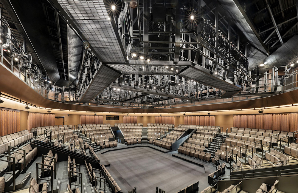 The intimate theatre in the round at Steppenwolf Theatre Company.